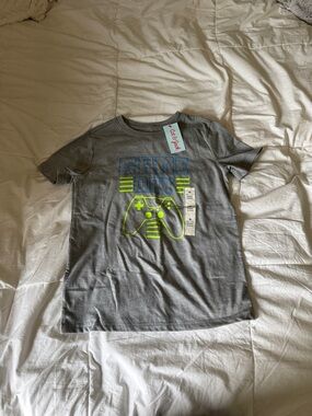 NWT Cat & Jack Boys Gamer Graphic Tee - Gray "Game Day" Shirt Size M (8/10)